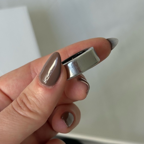 Oura Ring 3 Heritage, Silver - Picture 3 of 5